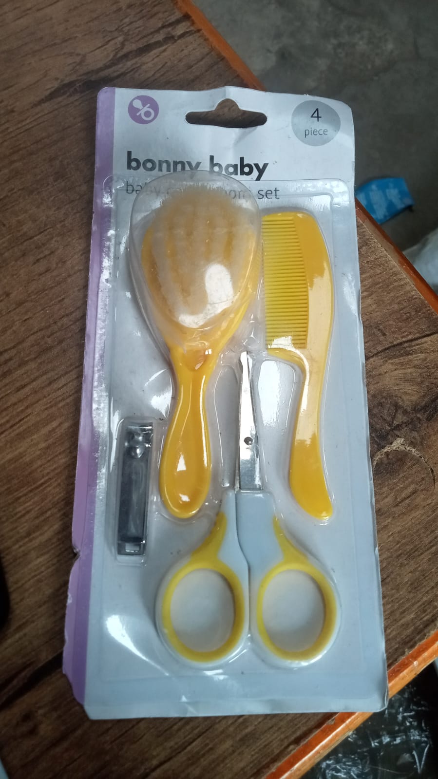 Born Baby Health Care Kit Baby Health Care And Grooming Kit 4 in 1 Nail Clipper Brush Comb Scissors Baby Safety Care Kit